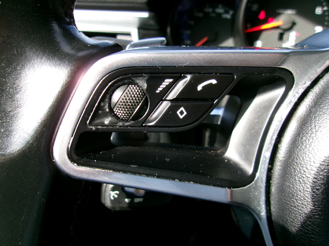 Porsche Macan Base 4D SAV 2017