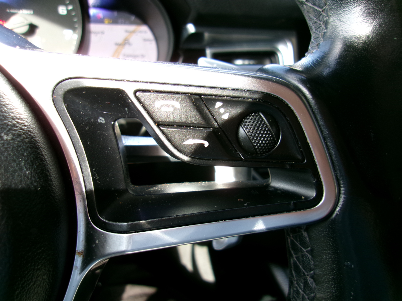 Porsche Macan Base 4D SAV 2017