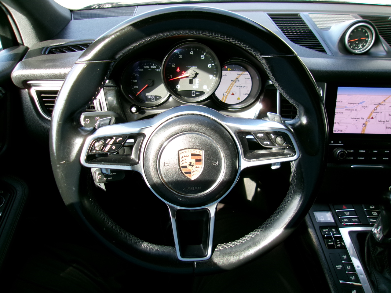 Porsche Macan Base 4D SAV 2017