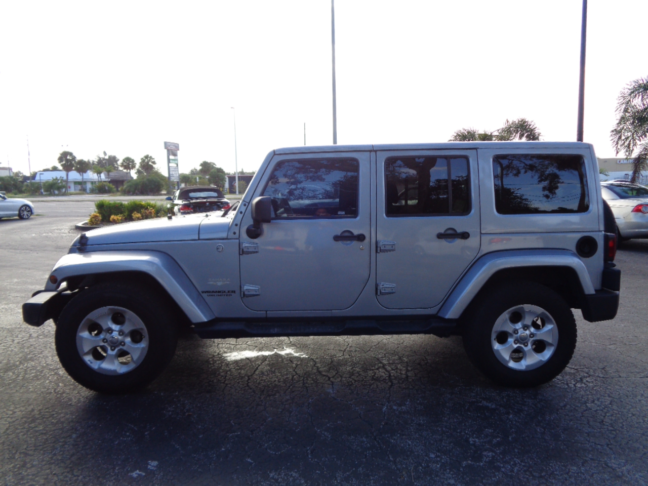 2015 Jeep Wrangler Unlimited Sahara photo 2