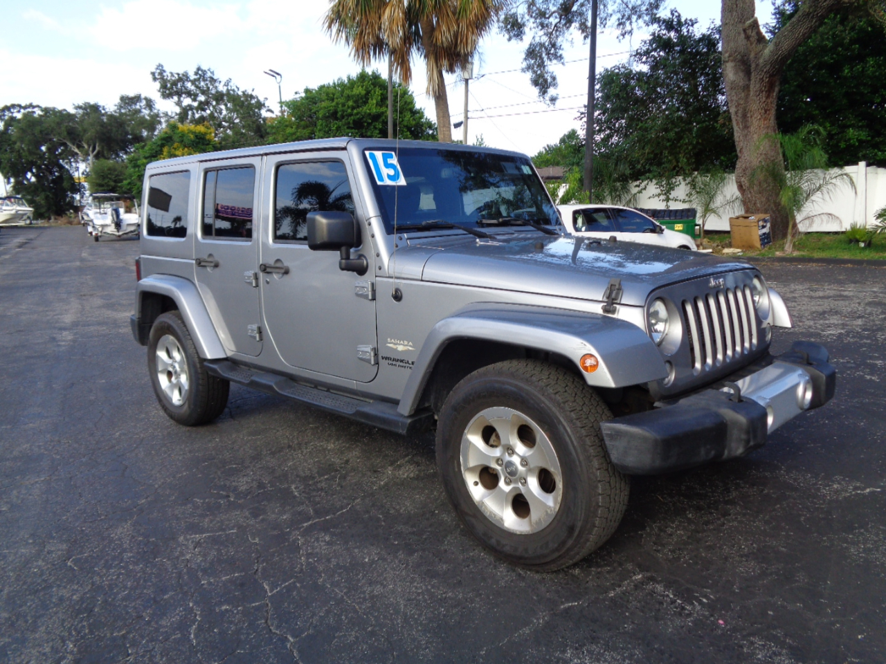 2015 Jeep Wrangler Unlimited Sahara photo 5