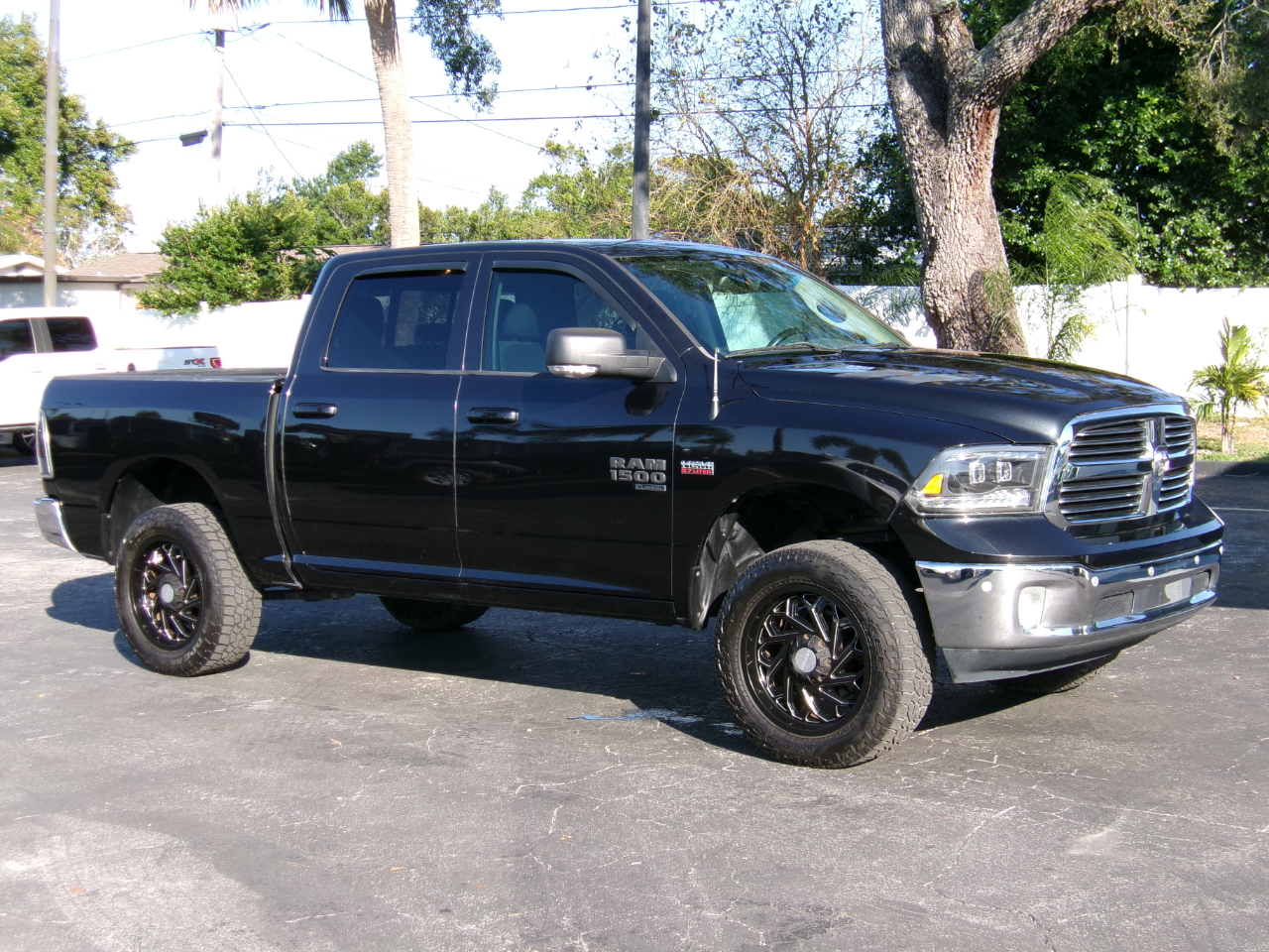 RAM 1500 Classic Big Horn 4x2 Crew Cab 5'7" Box 2019