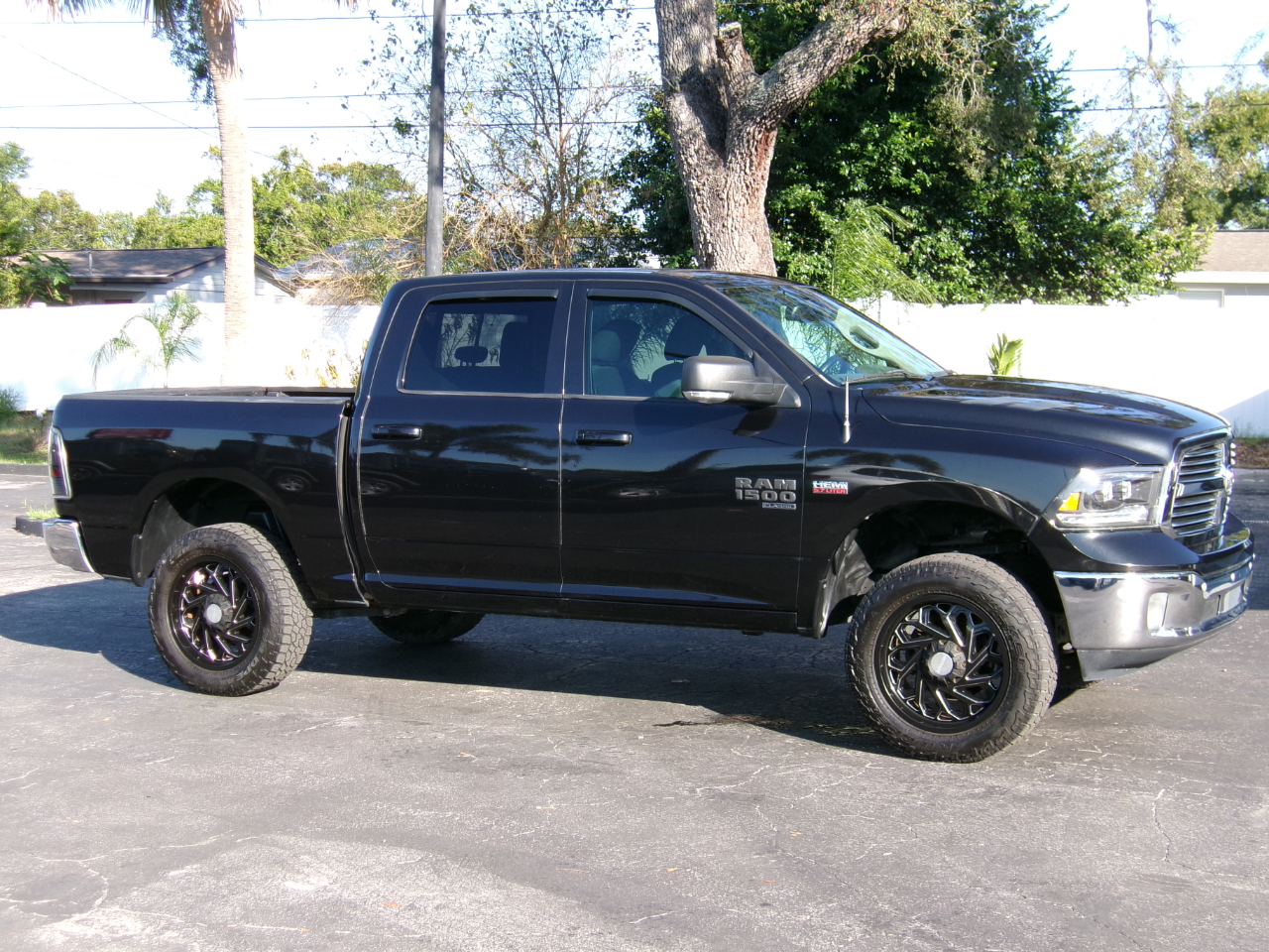 RAM 1500 Classic Big Horn 4x2 Crew Cab 5'7" Box 2019