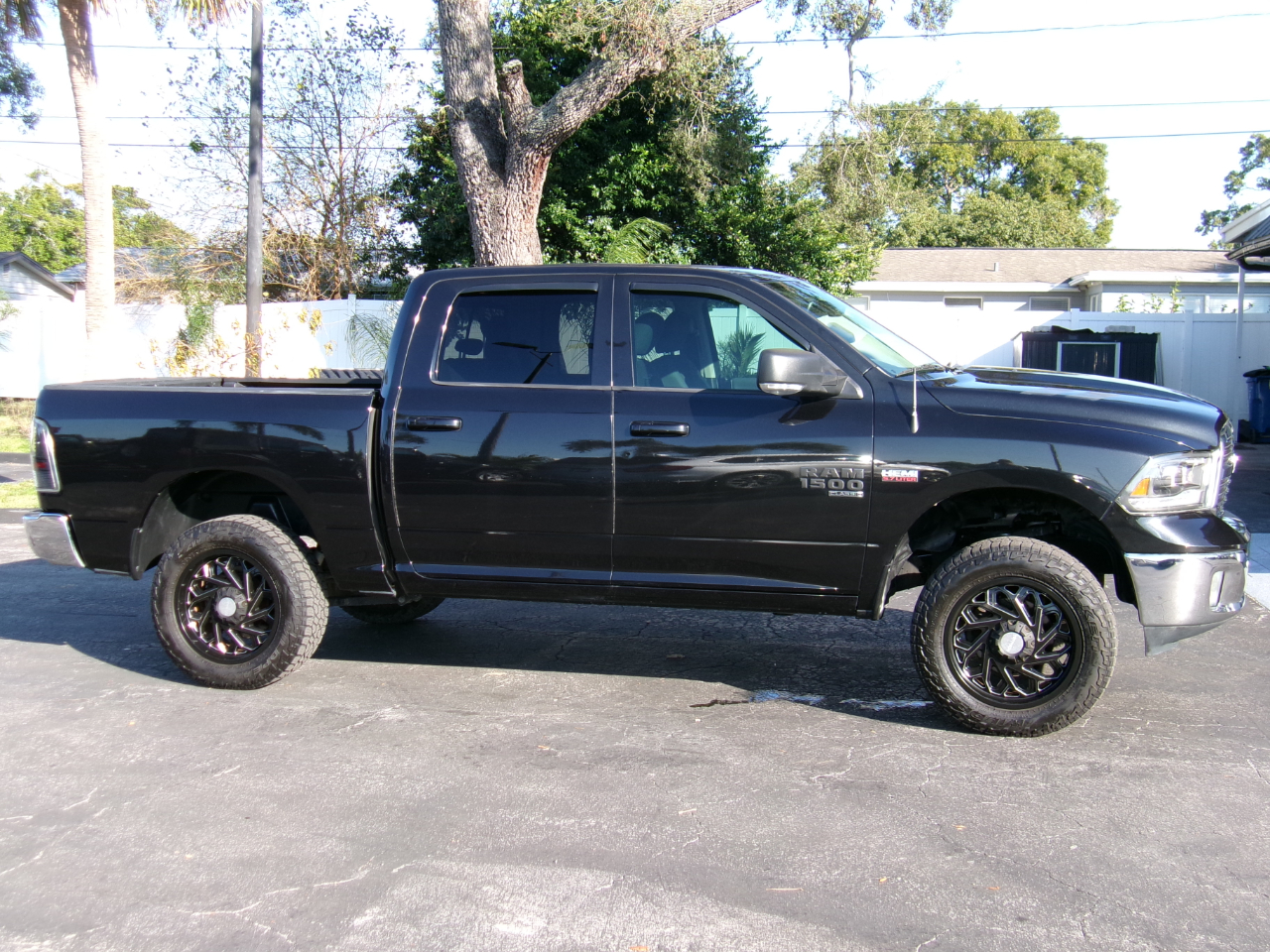 RAM 1500 Classic Big Horn 4x2 Crew Cab 5'7" Box 2019