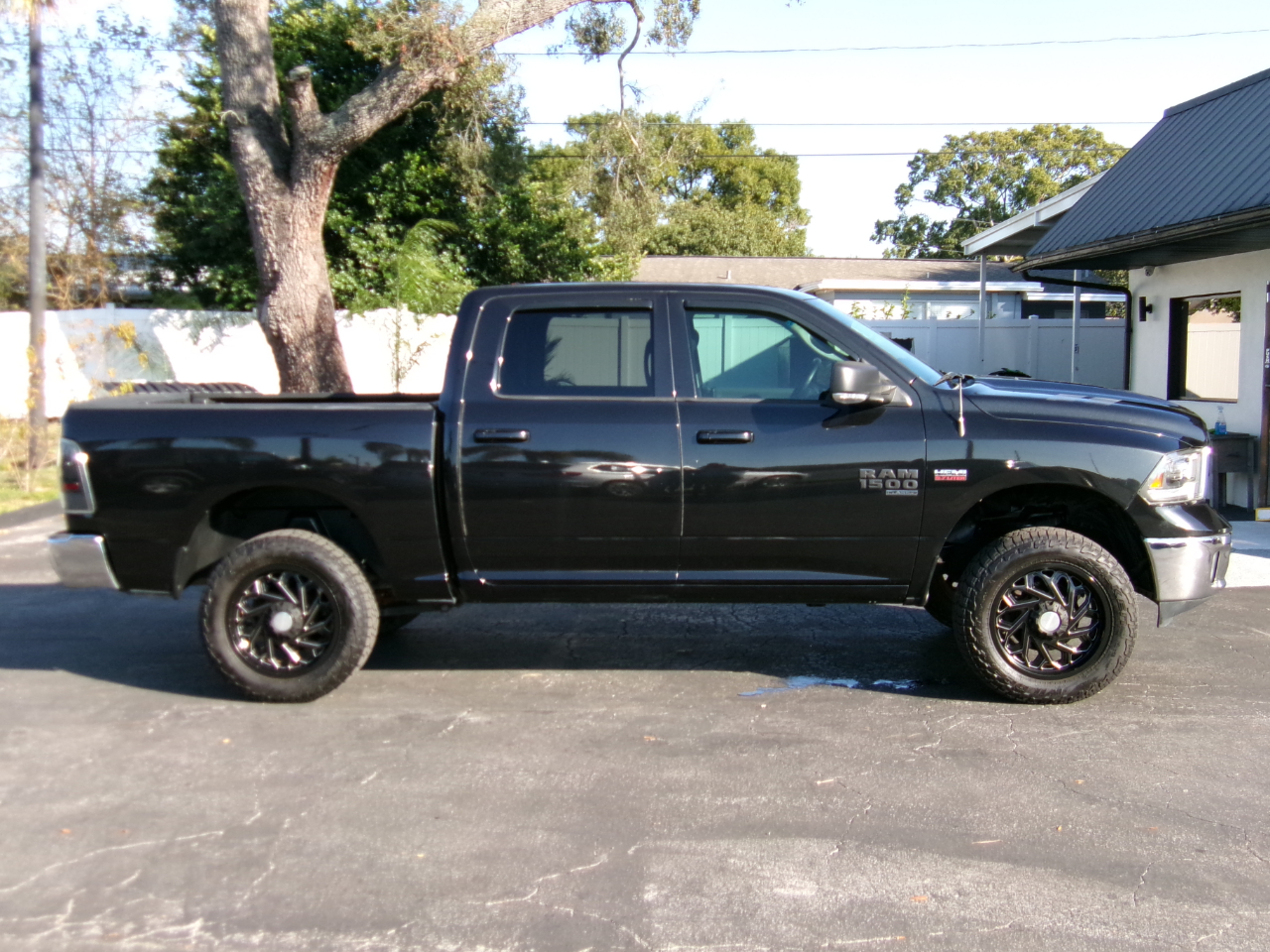 RAM 1500 Classic Big Horn 4x2 Crew Cab 5'7" Box 2019