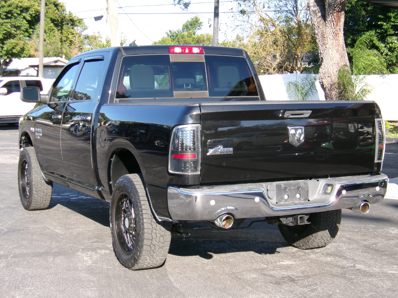 RAM 1500 Classic Big Horn 4x2 Crew Cab 5'7" Box 2019