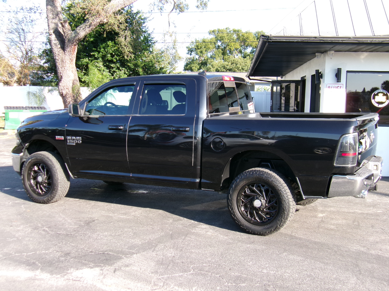 RAM 1500 Classic Big Horn 4x2 Crew Cab 5'7" Box 2019