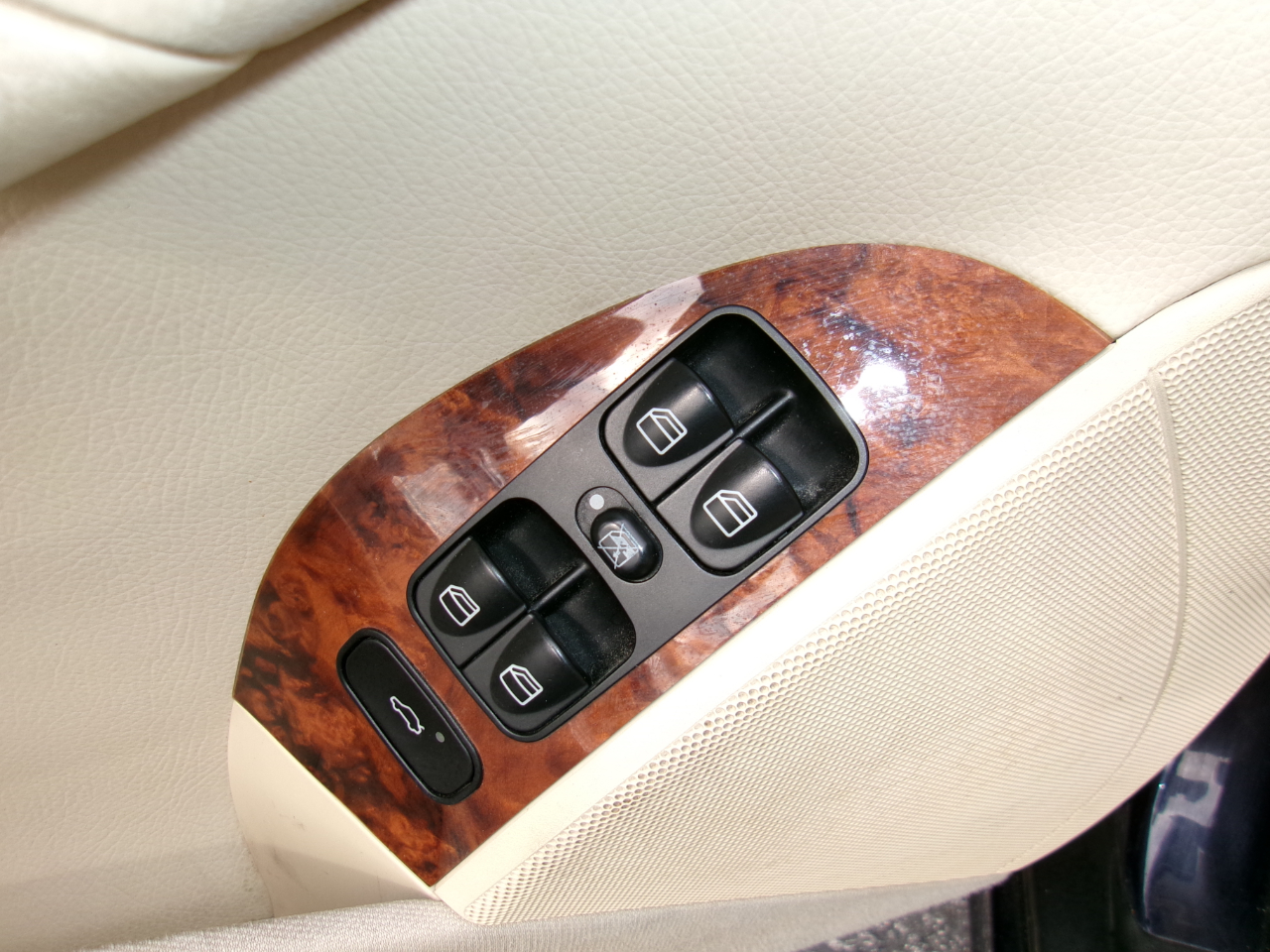 Mercedes-Benz CLK-Class CLK350 Cabriolet 2006