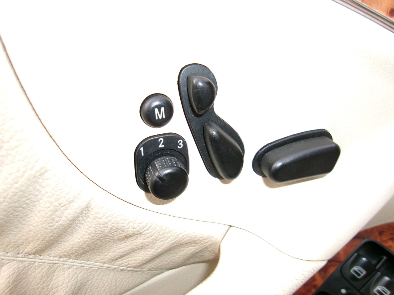 Mercedes-Benz CLK-Class CLK350 Cabriolet 2006