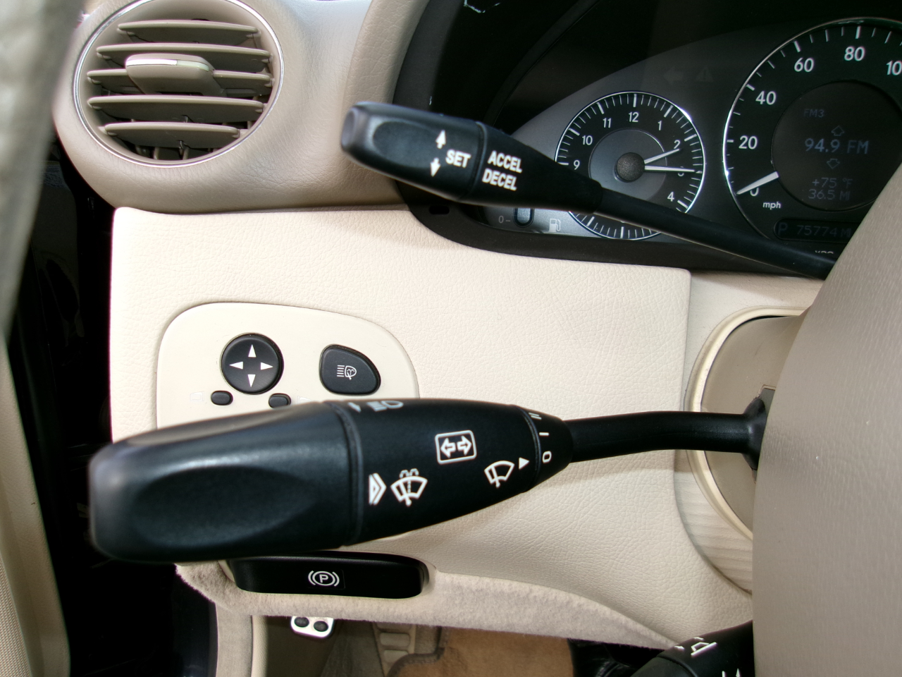 Mercedes-Benz CLK-Class CLK350 Cabriolet 2006