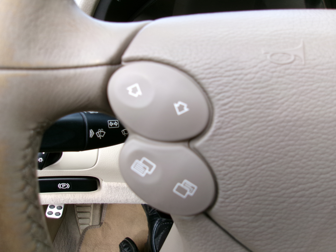 Mercedes-Benz CLK-Class CLK350 Cabriolet 2006