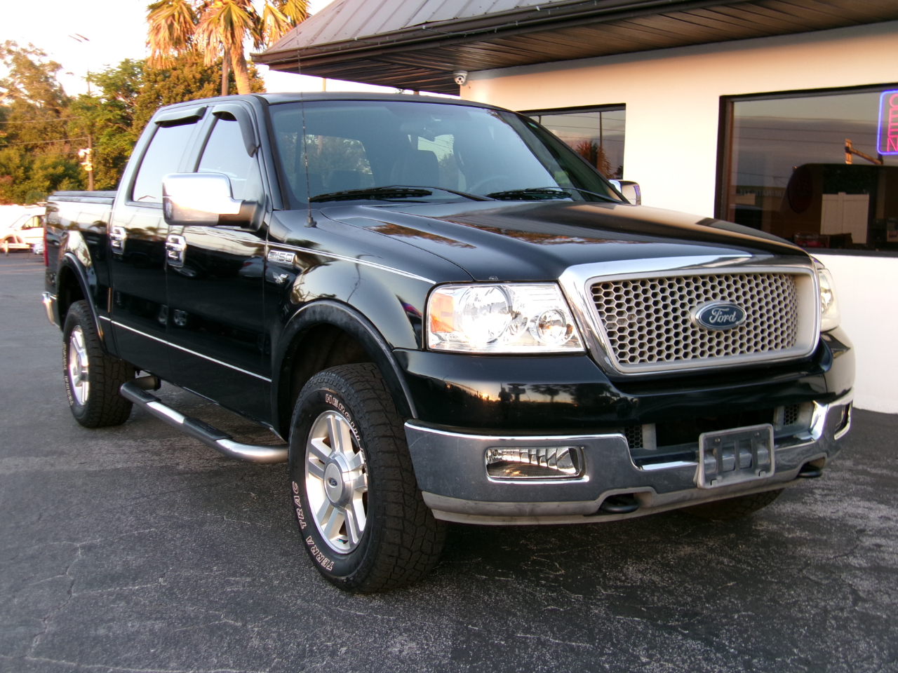 Ford F-150 Lariat SuperCrew 4WD 2004