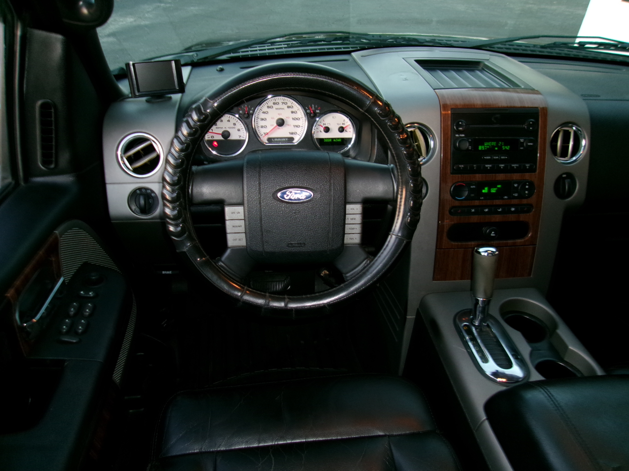 Ford F-150 Lariat SuperCrew 4WD 2004