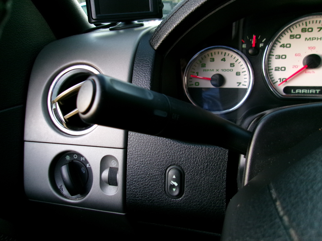 Ford F-150 Lariat SuperCrew 4WD 2004