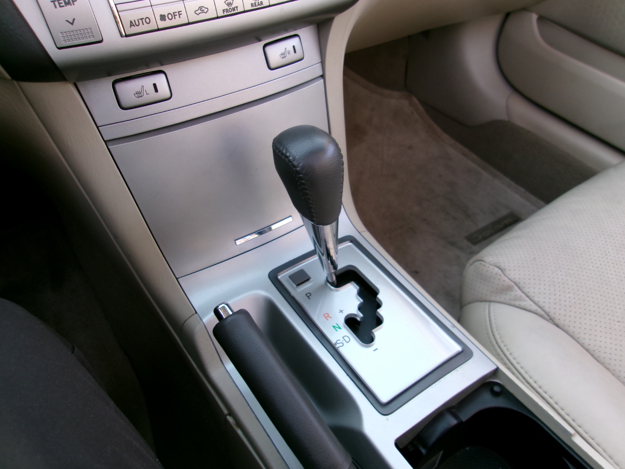 Toyota Camry Solara SLE Convertible 2008