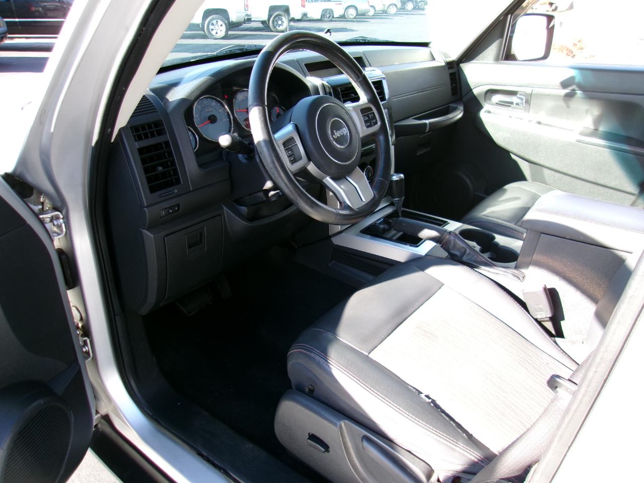 Jeep Liberty  2012