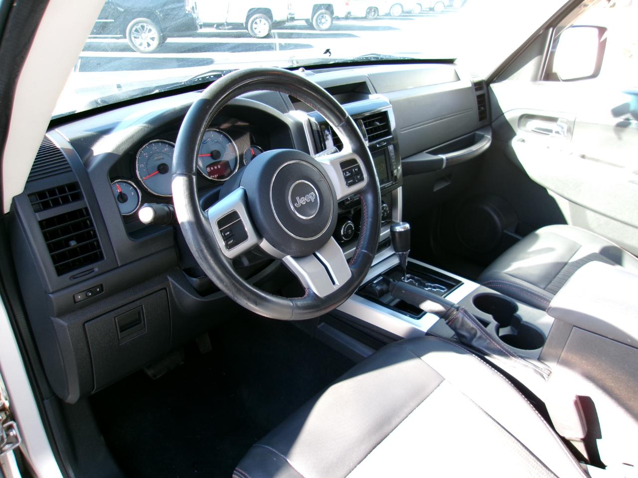 Jeep Liberty  2012