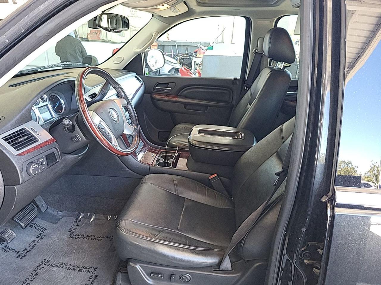 Cadillac Escalade ESV AWD Luxury 2012