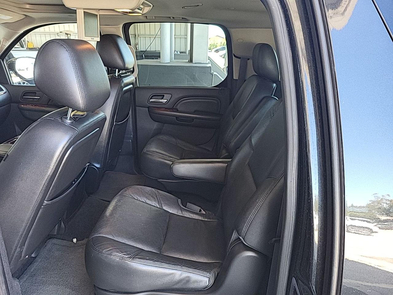 Cadillac Escalade ESV AWD Luxury 2012