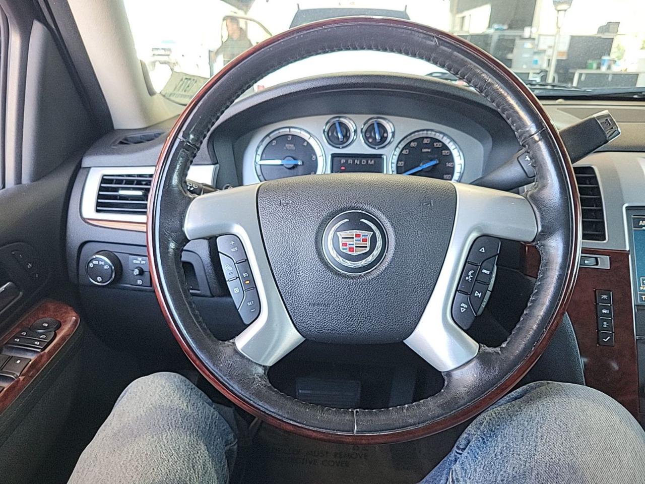 Cadillac Escalade ESV AWD Luxury 2012