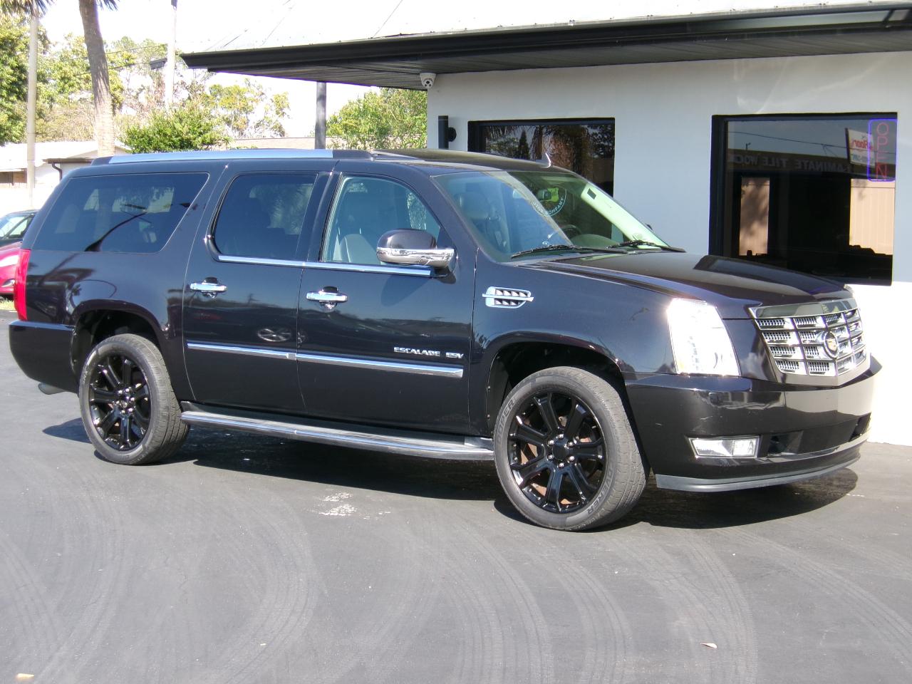 Cadillac Escalade ESV AWD Luxury 2012