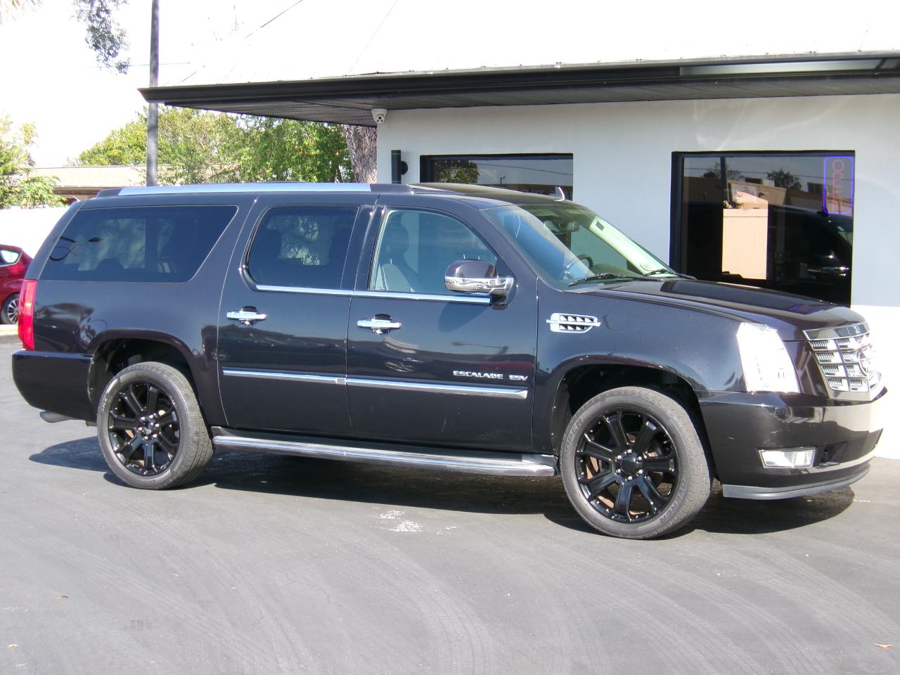 Cadillac Escalade ESV AWD Luxury 2012