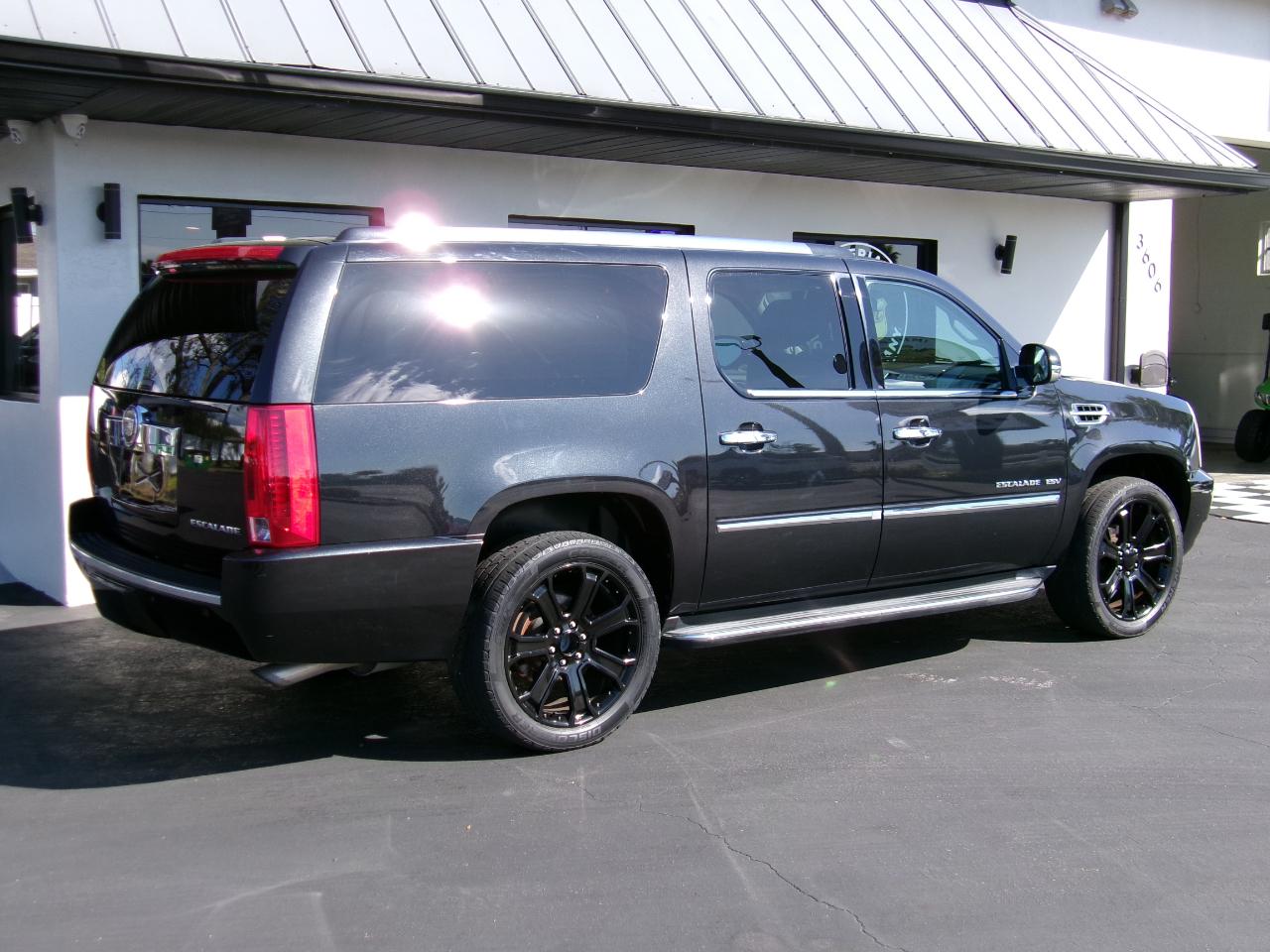 Cadillac Escalade ESV AWD Luxury 2012