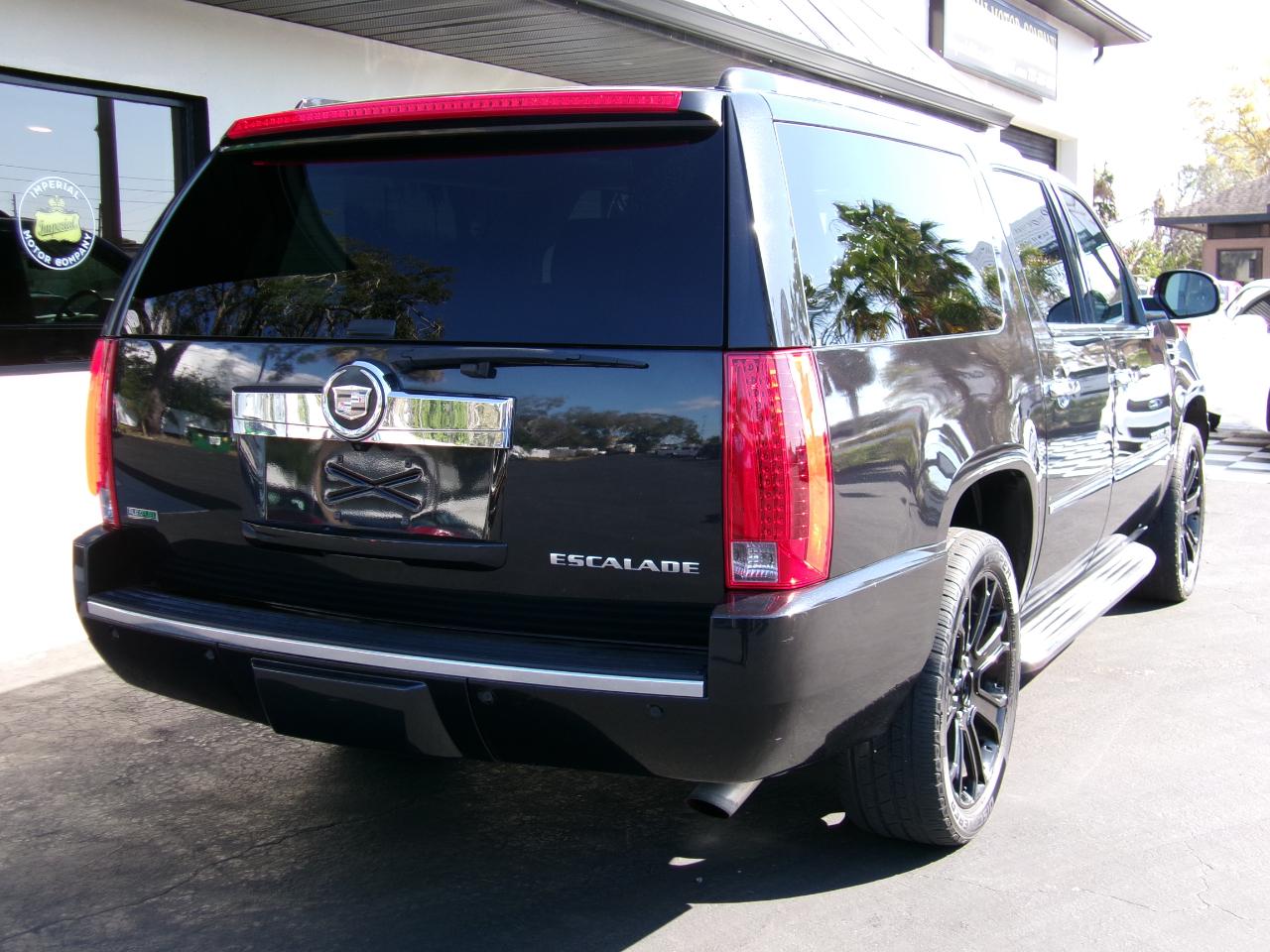 Cadillac Escalade ESV AWD Luxury 2012