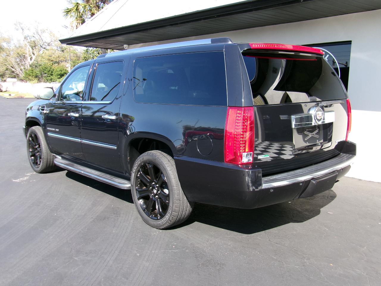 Cadillac Escalade ESV AWD Luxury 2012