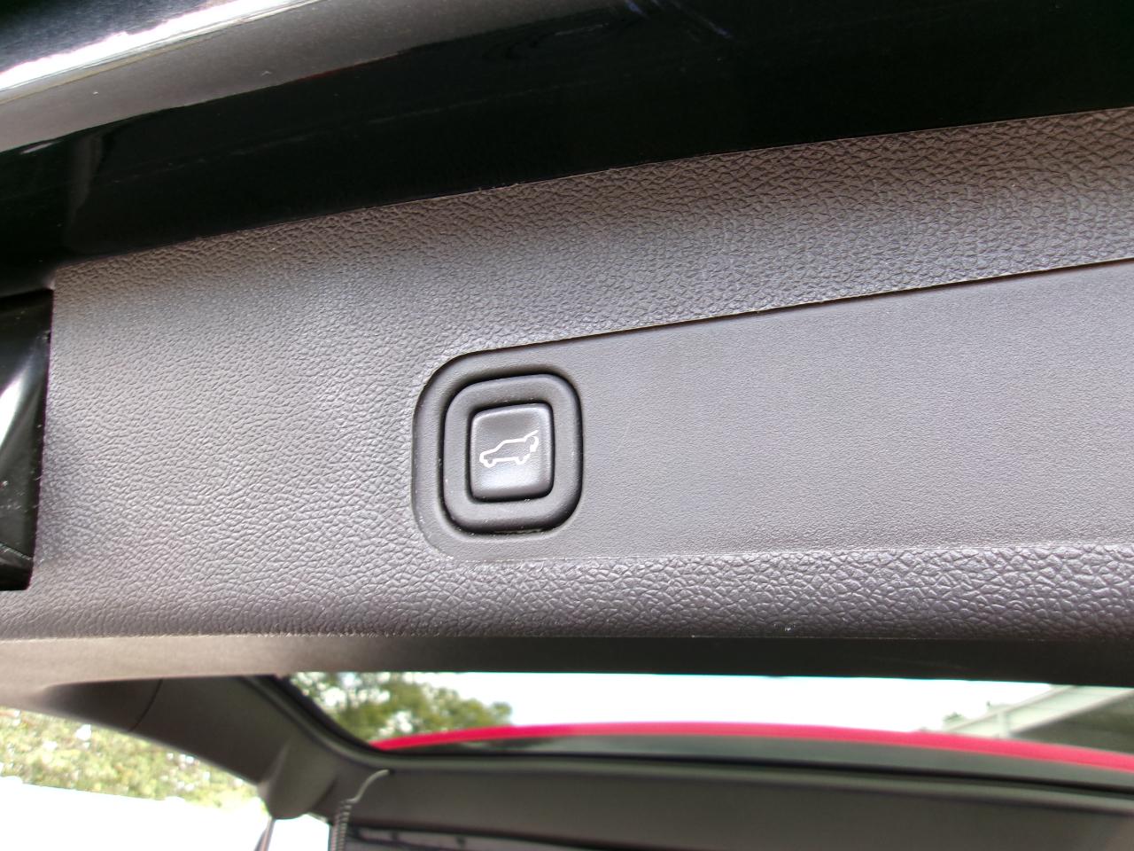 Cadillac Escalade ESV AWD Luxury 2012