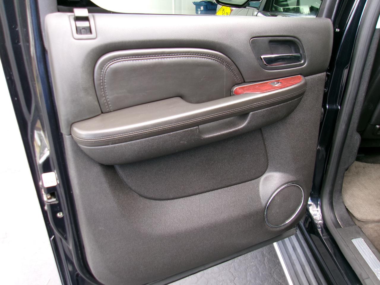 Cadillac Escalade ESV AWD Luxury 2012