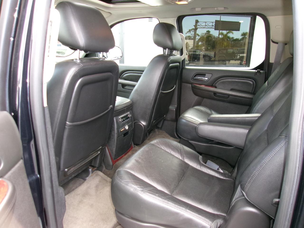 Cadillac Escalade ESV AWD Luxury 2012