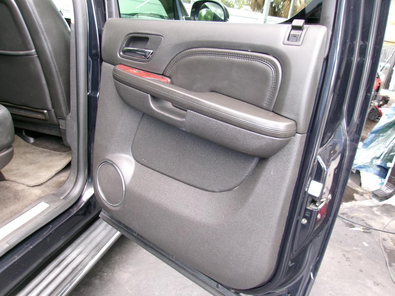 Cadillac Escalade ESV AWD Luxury 2012