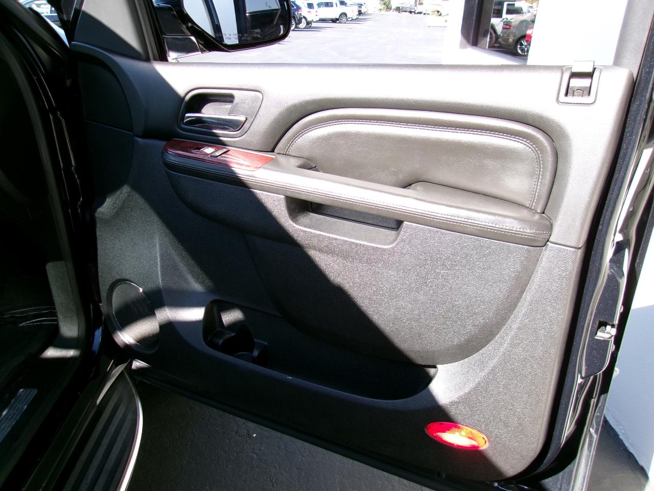 Cadillac Escalade ESV AWD Luxury 2012