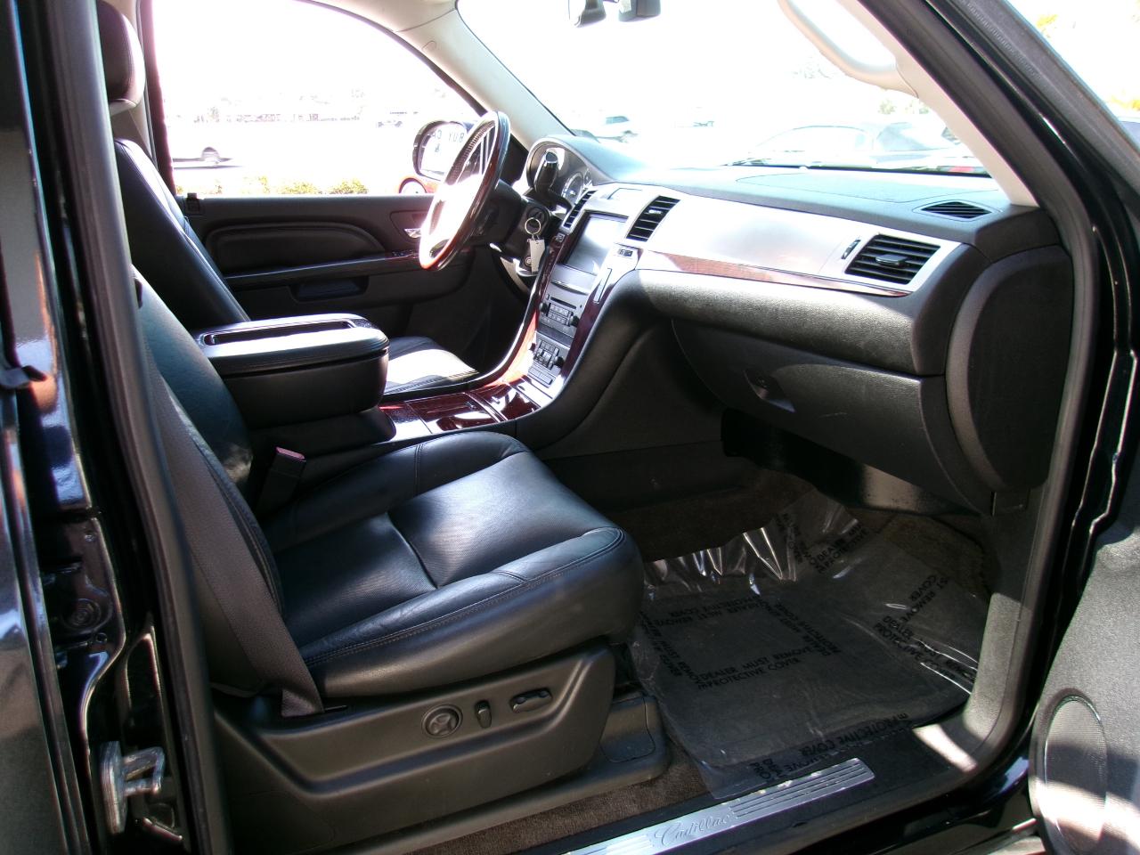 Cadillac Escalade ESV AWD Luxury 2012