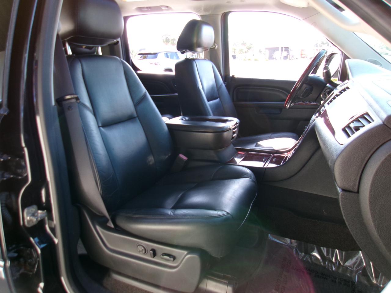 Cadillac Escalade ESV AWD Luxury 2012