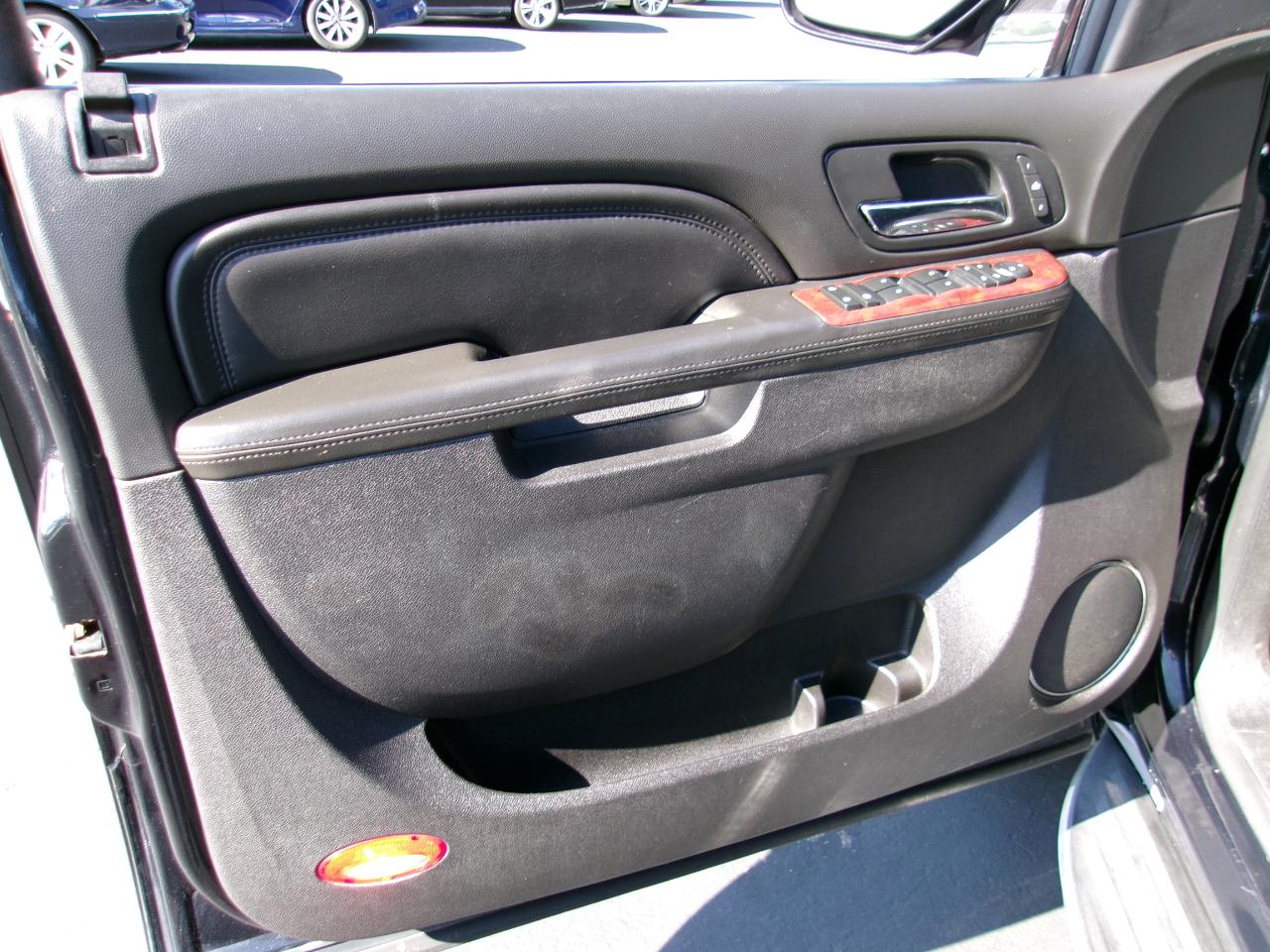 Cadillac Escalade ESV AWD Luxury 2012