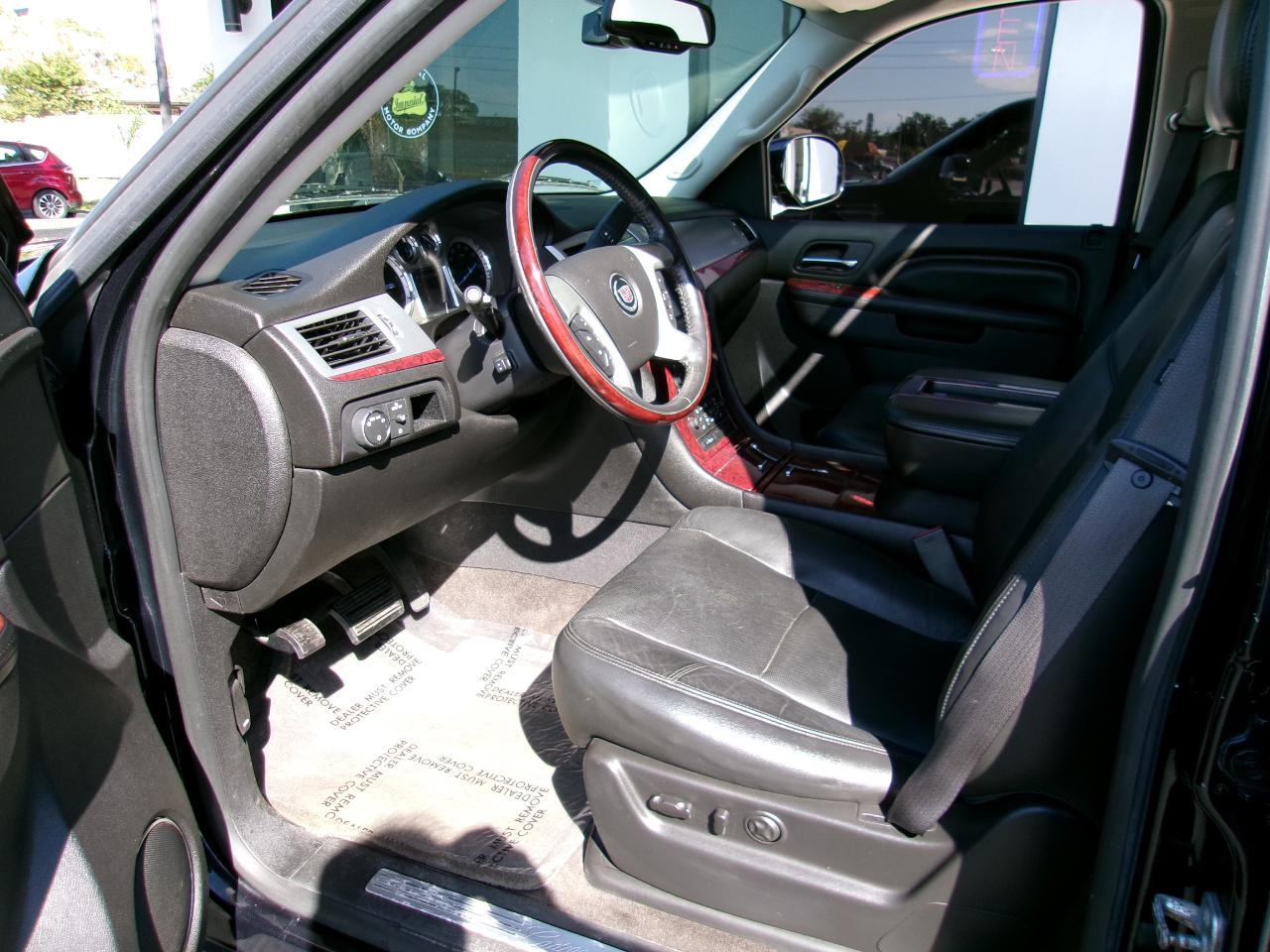 Cadillac Escalade ESV AWD Luxury 2012