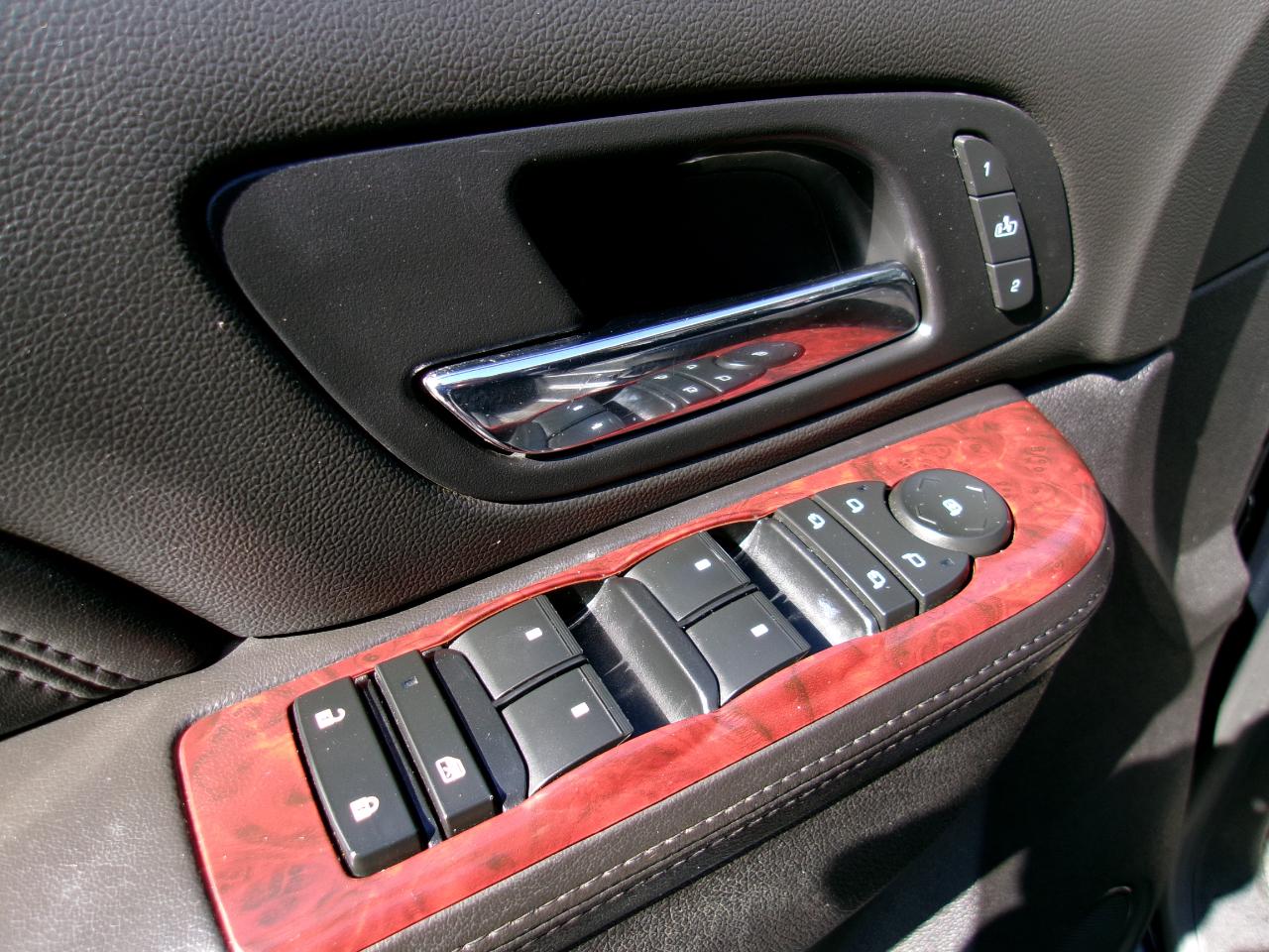 Cadillac Escalade ESV AWD Luxury 2012