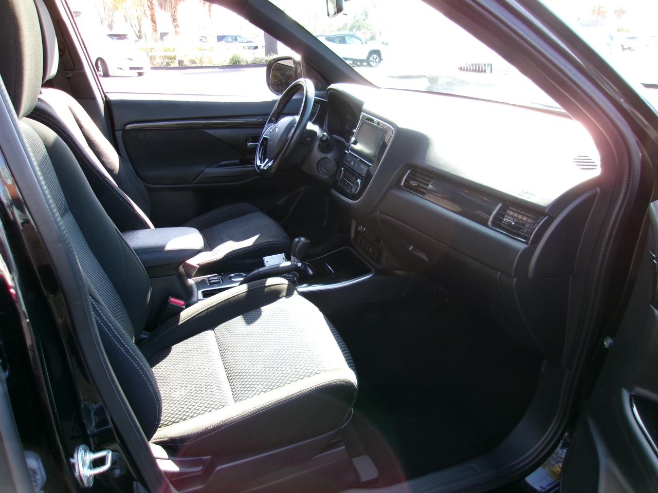 Mitsubishi Outlander  2018