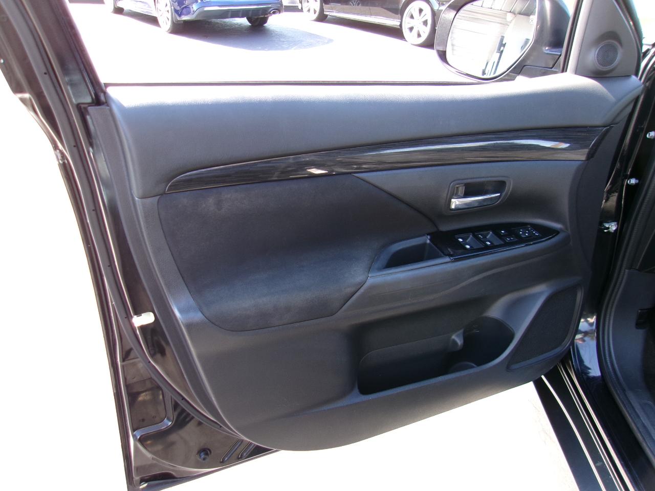 Mitsubishi Outlander  2018