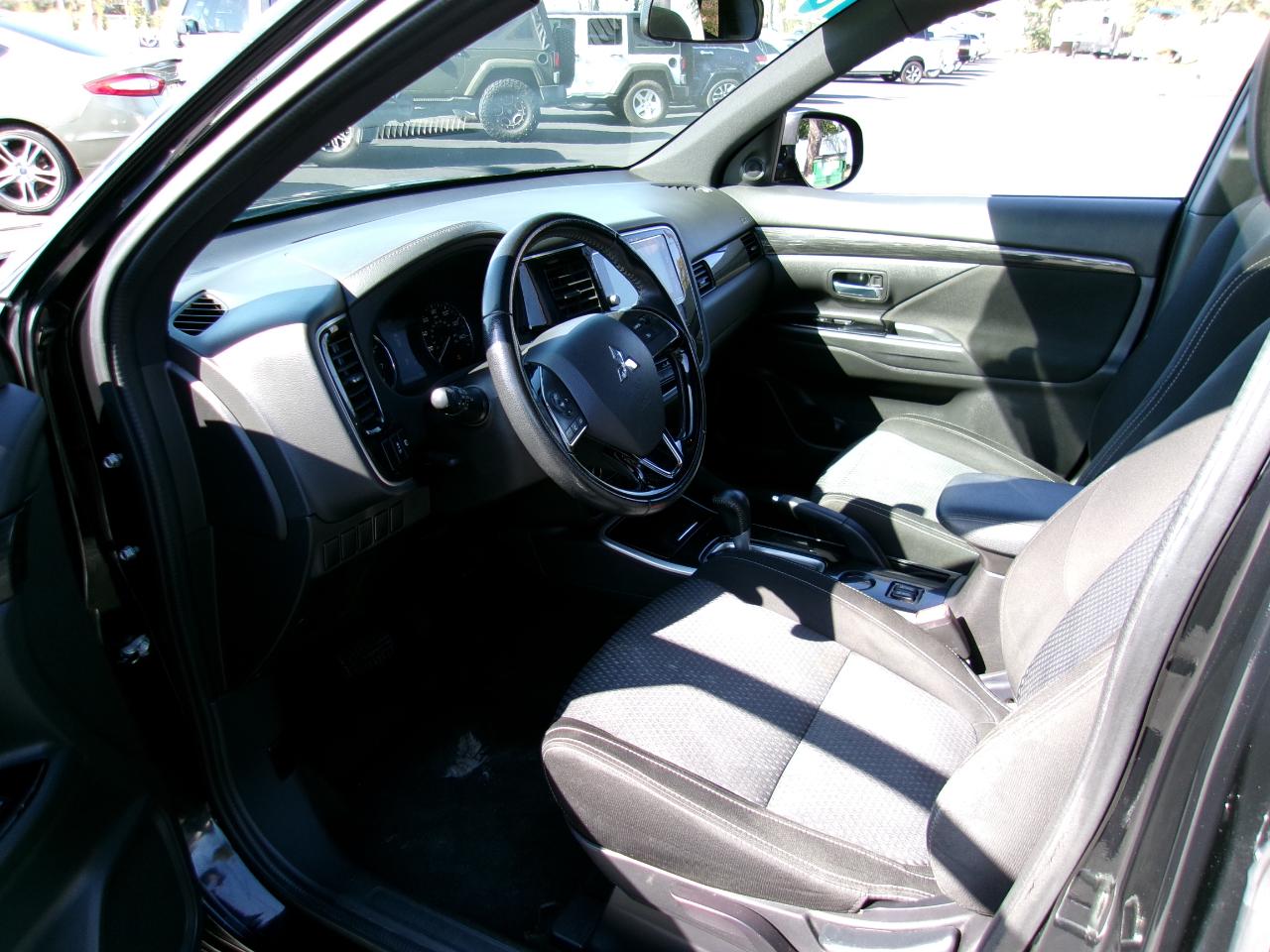 Mitsubishi Outlander  2018