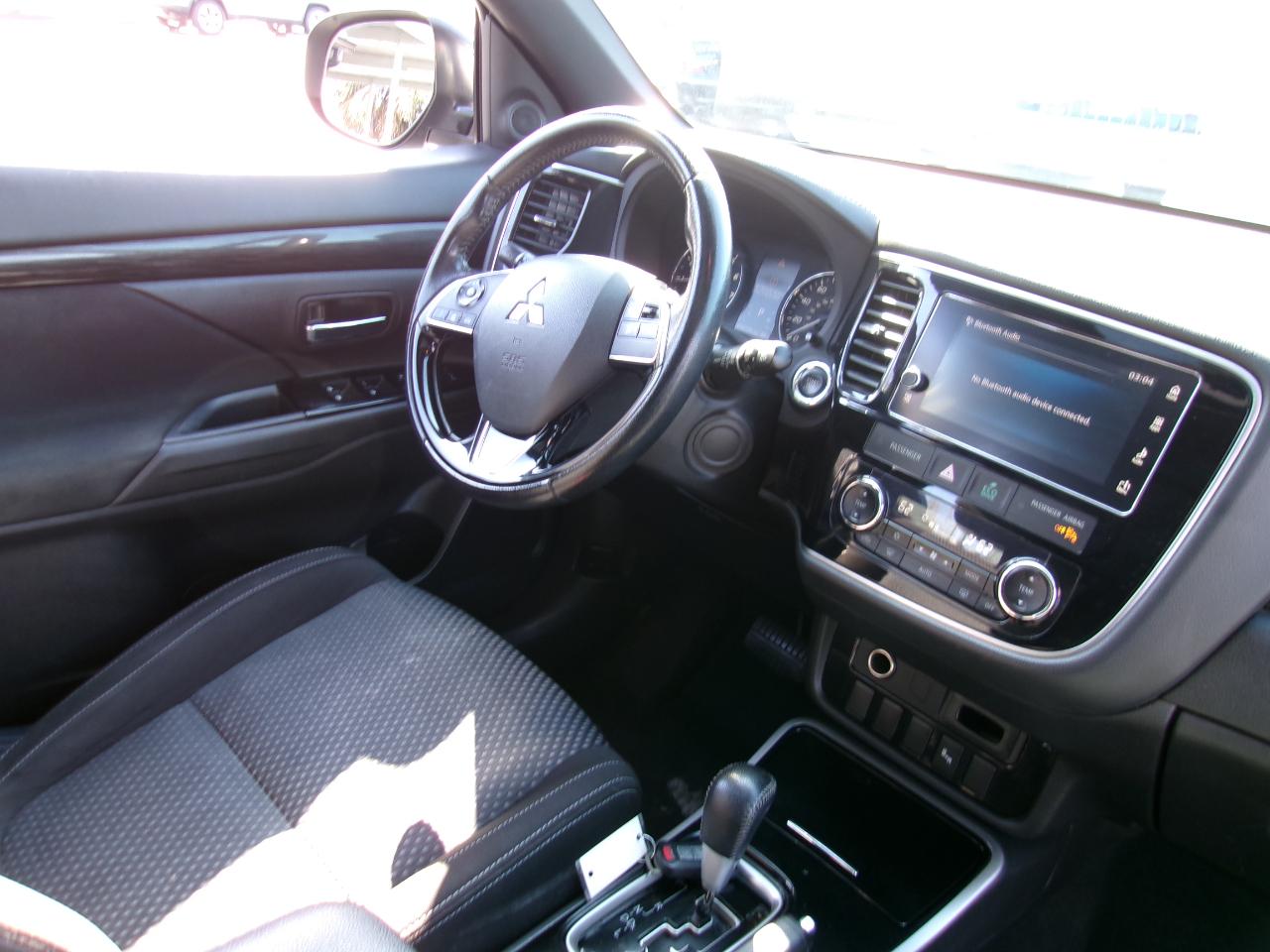 Mitsubishi Outlander  2018