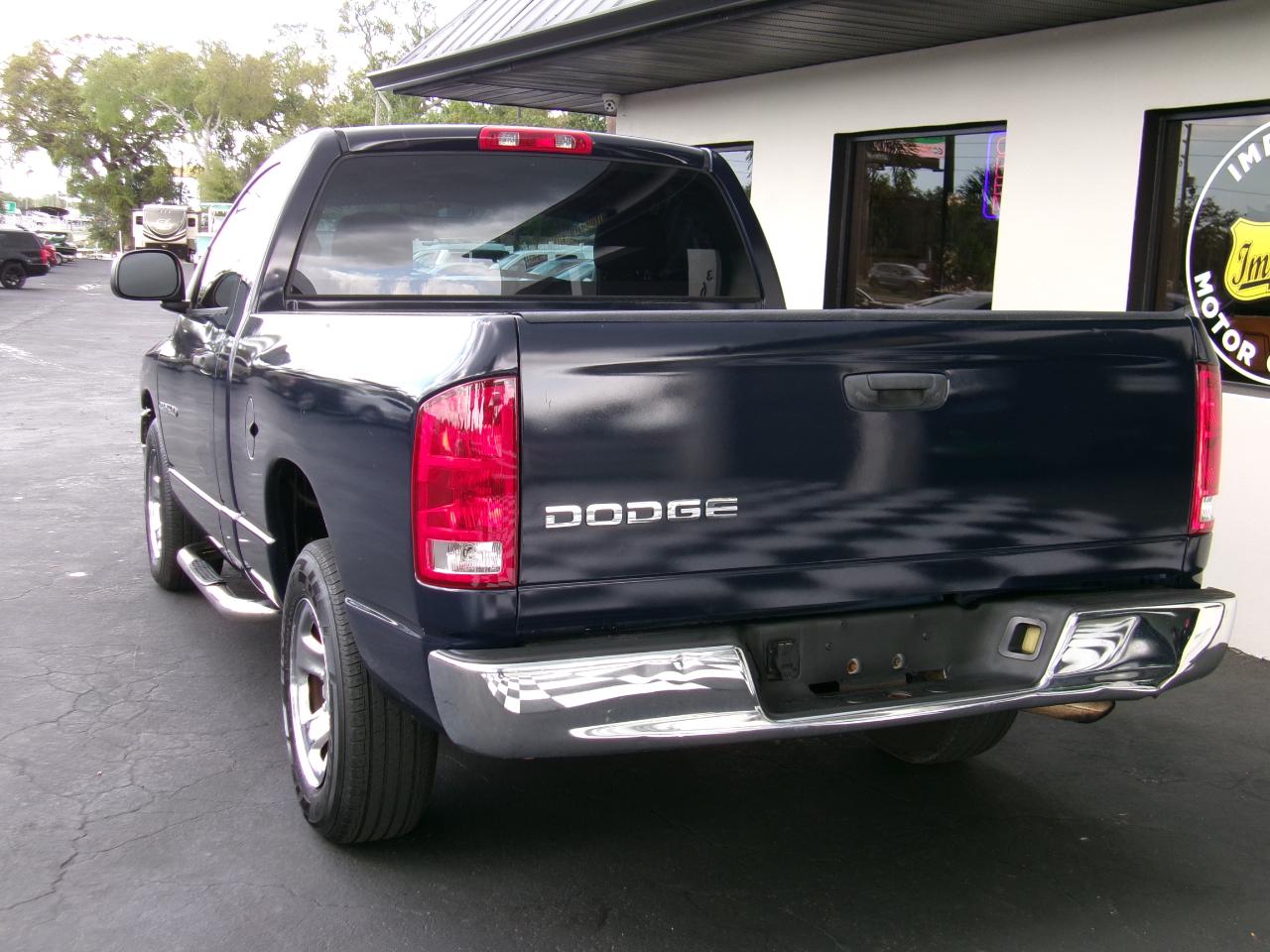 Dodge Ram 1500 ST 2WD 2004