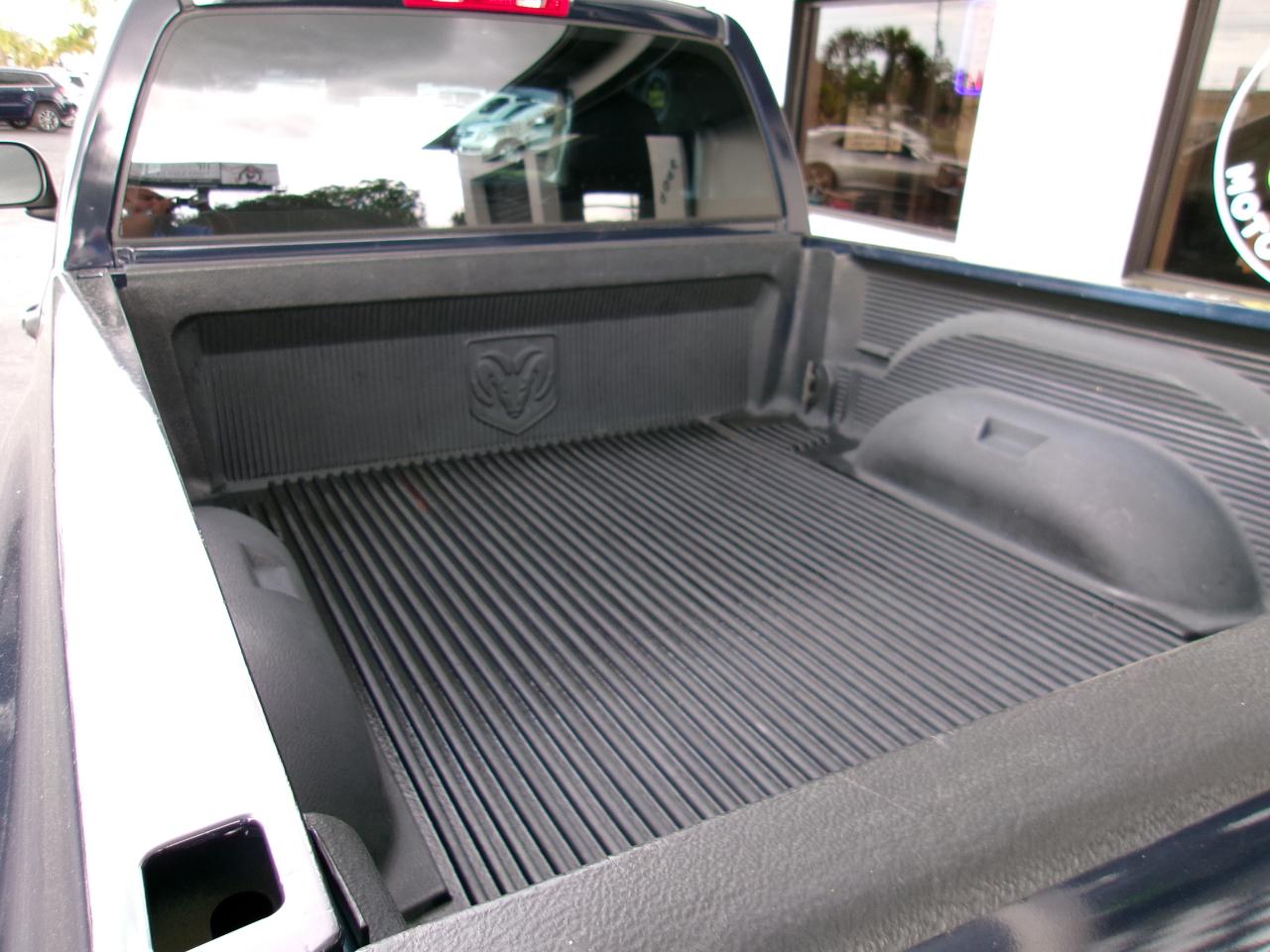 Dodge Ram 1500 ST 2WD 2004