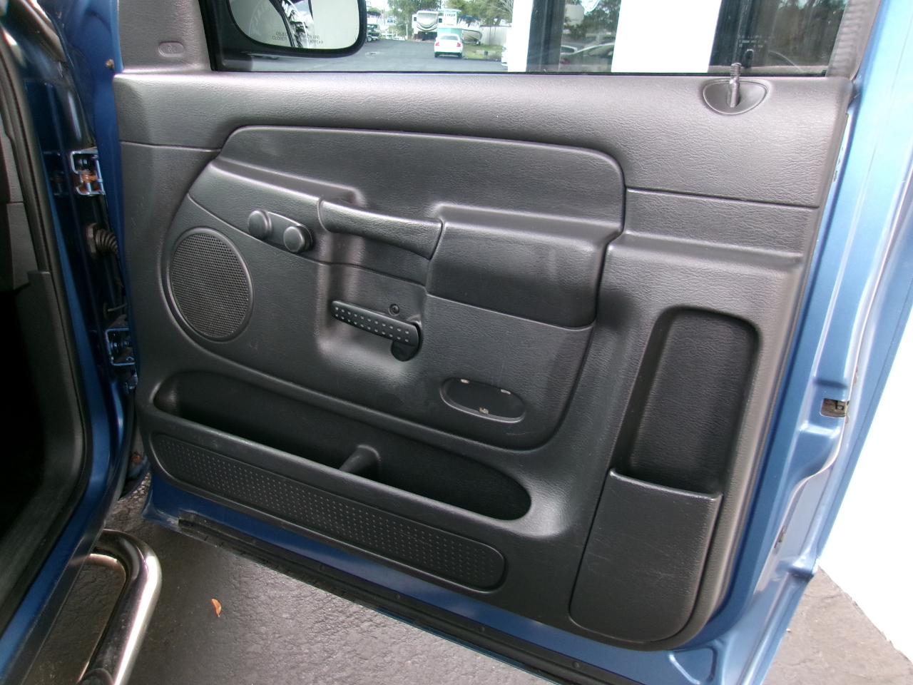 Dodge Ram 1500 ST 2WD 2004