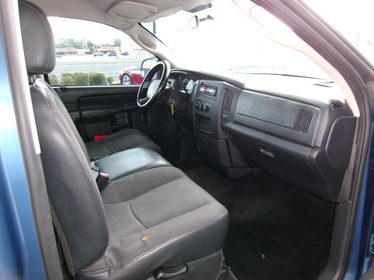 Dodge Ram 1500 ST 2WD 2004