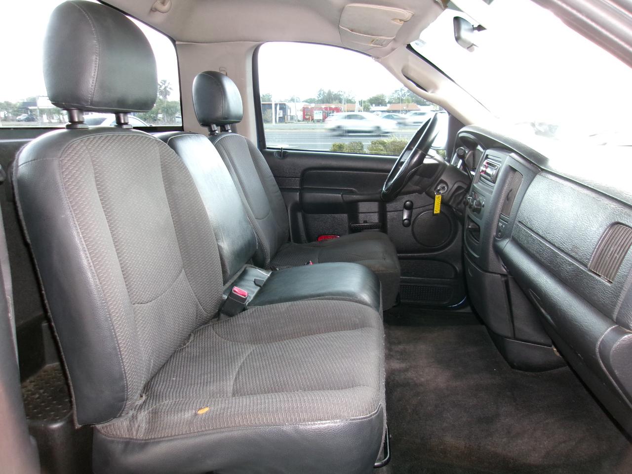 Dodge Ram 1500 ST 2WD 2004