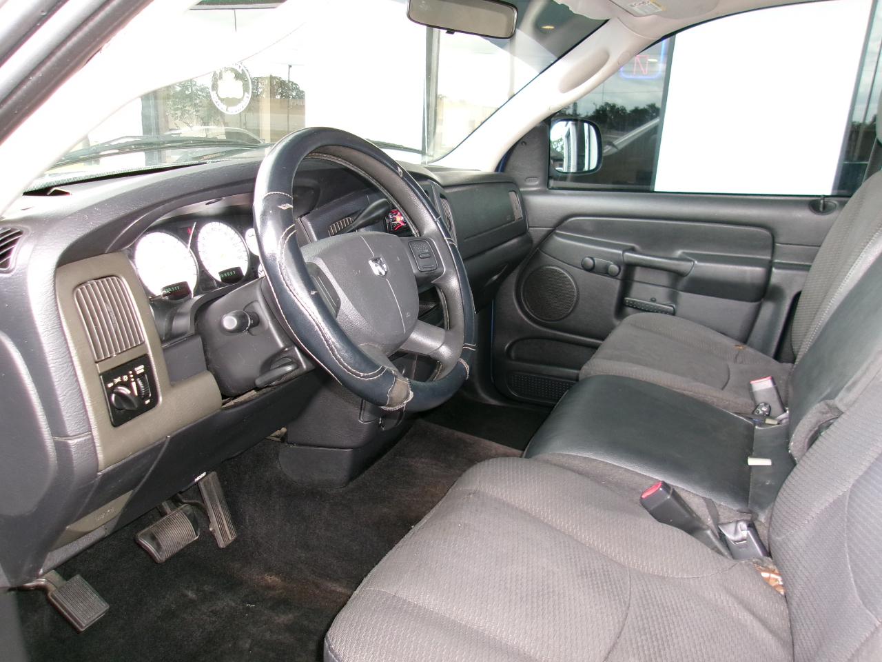 Dodge Ram 1500 ST 2WD 2004
