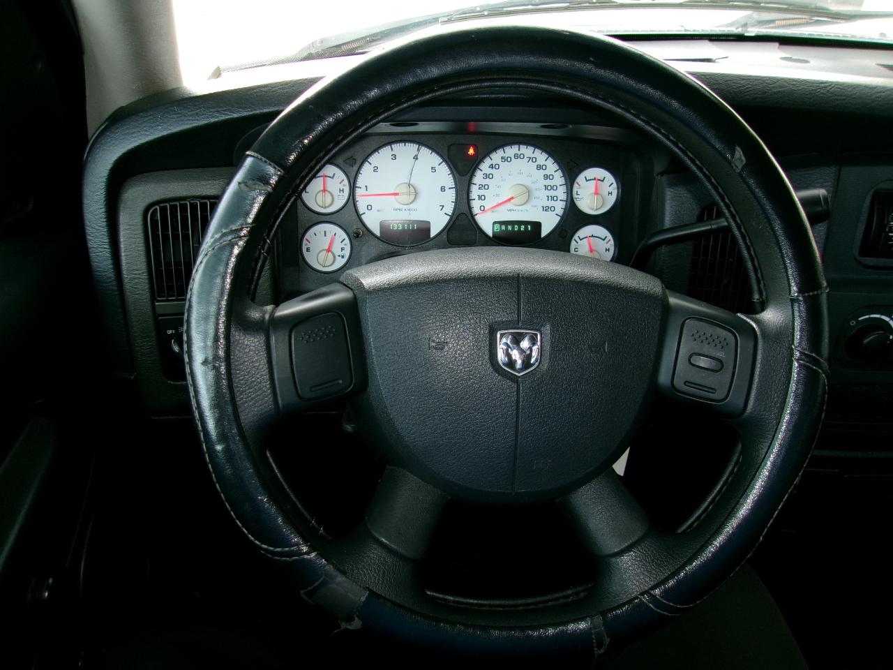 Dodge Ram 1500 ST 2WD 2004